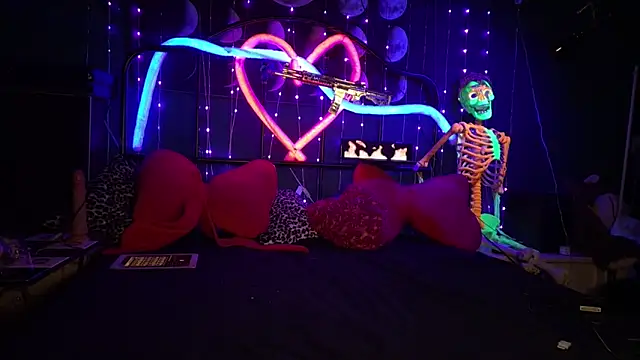 anonymouszN online show from 11-18-25, 08:02