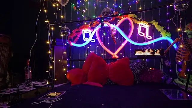 anonymouszN online show from 02-12-26, 09:43