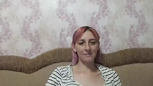 Snapshot of Ketti_mom chatting on 07-08-26, 04:22 Ketti mom online show from 07-08-26, 04:22