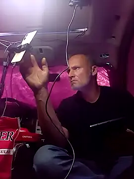 Snapshot of DatingProfile_USA_43_str8 chatting on 01-31-25, 04:48 DatingProfile USA 43 str8 online show from 01-31-25, 04:48