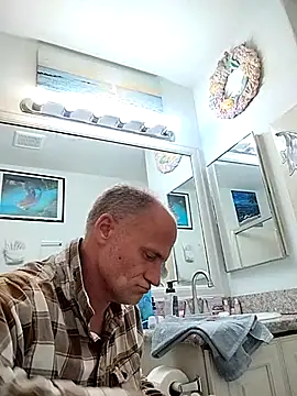 Snapshot of DatingProfile_USA_43_str8 chatting on 02-23-25, 05:23 DatingProfile USA 43 str8 online show from 02-23-25, 05:23