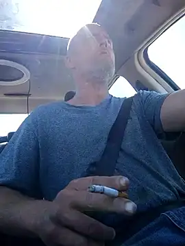 Snapshot of DatingProfile_USA_43_str8 chatting on 03-04-25, 08:27 DatingProfile USA 43 str8 online show from 03-04-25, 08:27