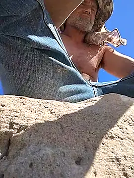 Snapshot of DatingProfile_USA_43_str8 chatting on 03-08-25, 10:13 DatingProfile USA 43 str8 online show from 03-08-25, 10:13