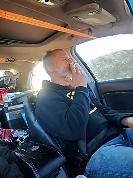 Snapshot of DatingProfile_USA_43_str8 chatting on 10-06-25, 03:31 DatingProfile USA 43 str8 online show from 10-06-25, 03:31