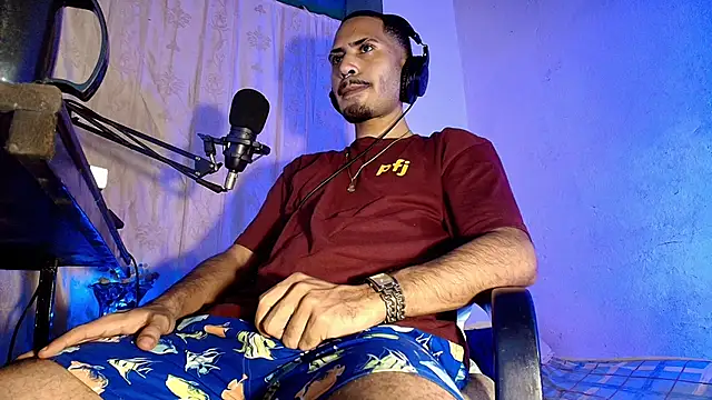 Snapshot of coleman160 chatting on 10-28-25, 03:43 coleman160 online show from 10-28-25, 03:43