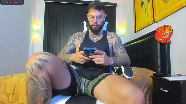 connor santtos online show from 09-10-25, 02:39