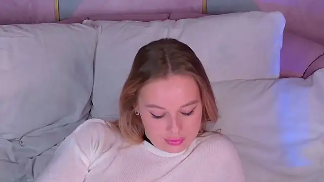 BeatriceEsmont online show from 03-09-25, 03:43