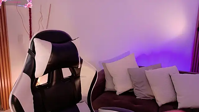 AnabelWolf online show from 06-18-26, 03:27