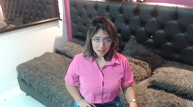 Snapshot of Pandoracherry chatting on 12-19-24, 02:01 Pandoracherry online show from 12-19-24, 02:01