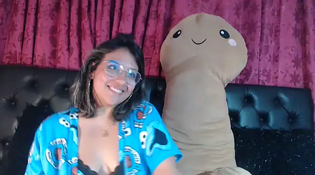 Snapshot of Pandoracherry chatting on 01-12-25, 09:30 Pandoracherry online show from 01-12-25, 09:30