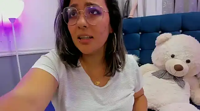 Snapshot of Pandoracherry chatting on 02-15-25, 08:54 Pandoracherry online show from 02-15-25, 08:54