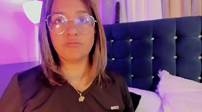 Snapshot of Pandoracherry chatting on 02-28-25, 03:04 Pandoracherry online show from 02-28-25, 03:04