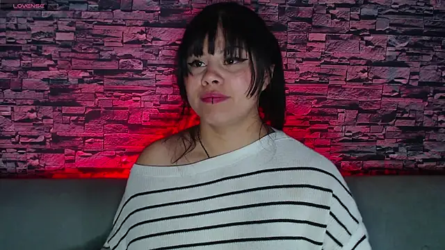Snapshot of sofi_bronw chatting on 03-18-25, 01:42 sofi bronw online show from 03-18-25, 01:42