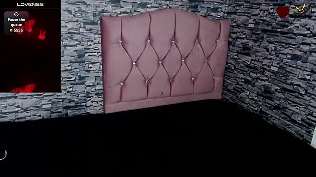 Snapshot of sofi_bronw chatting on 09-20-25, 05:08 sofi bronw online show from 09-20-25, 05:08