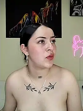 Emily-Hott- online show from 12-27-24, 06:31