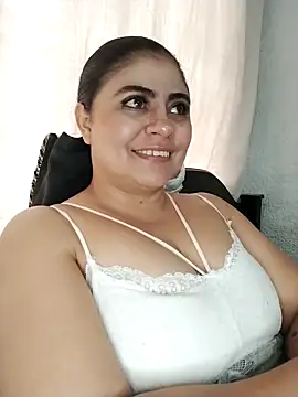 Snapshot of ElizabethWeil chatting on 03-03-25, 03:42 ElizabethWeil online show from 03-03-25, 03:42