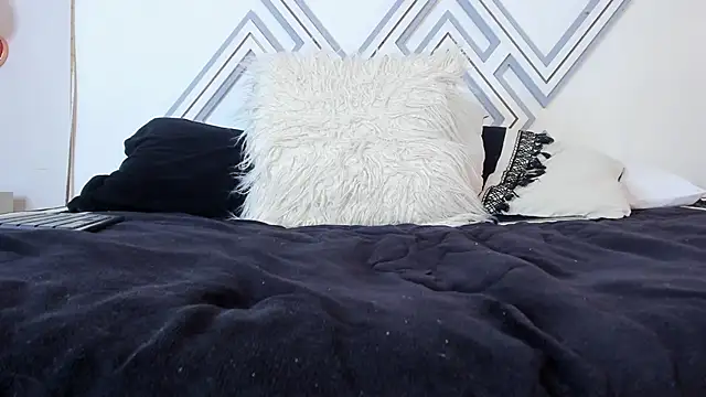 Radiant Naomi online show from 03-04-25, 05:56