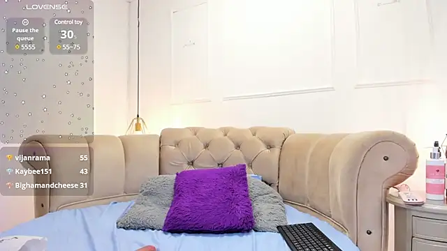 briannaduque online show from 02-28-25, 03:37