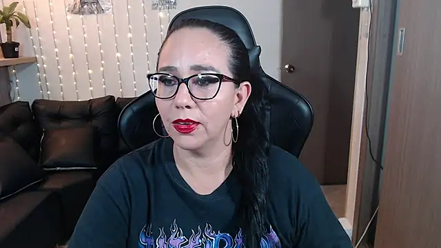 Snapshot of ashleylove_prg chatting on 12-23-24, 04:22 ashleylove prg online show from 12-23-24, 04:22