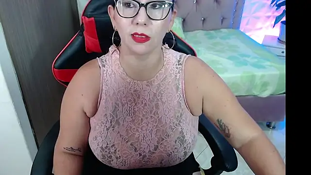 Snapshot of ashleylove_prg chatting on 12-29-24, 06:45 ashleylove prg online show from 12-29-24, 06:45