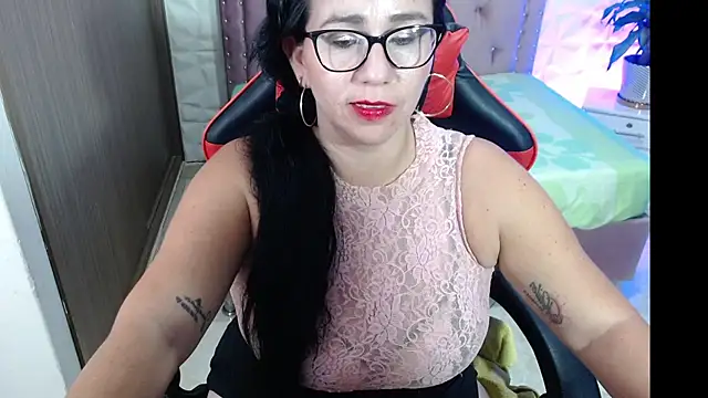 Snapshot of ashleylove_prg chatting on 12-29-24, 09:50 ashleylove prg online show from 12-29-24, 09:50