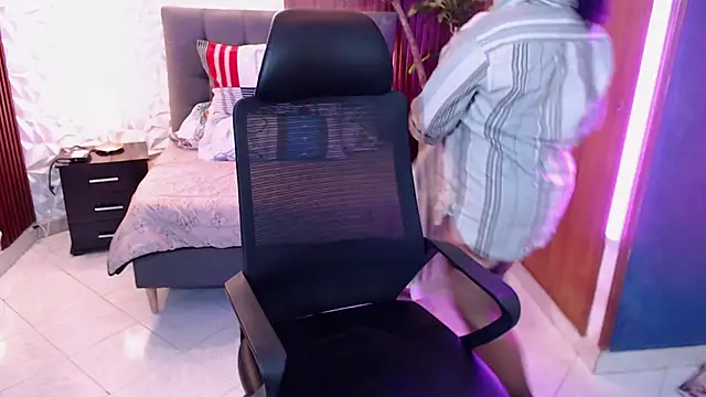 Snapshot of ashleylove_prg chatting on 02-02-25, 07:41 ashleylove prg online show from 02-02-25, 07:41