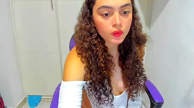 Lily anal squirt  online show from 12-11-24, 08:18