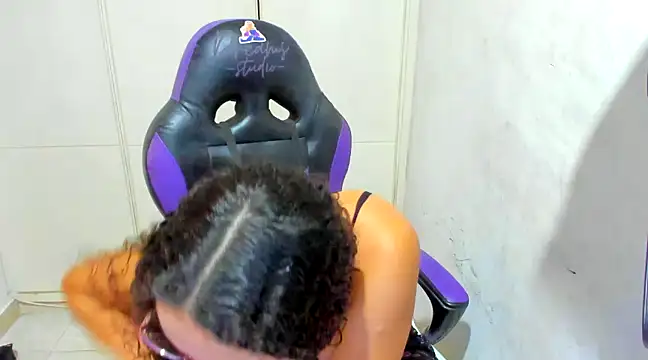 Lily anal squirt  online show from 12-30-24, 08:58