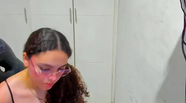 Lily anal squirt  online show from 12-31-24, 12:00