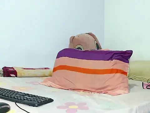 Snapshot of emily_rousxxx chatting on 10-10-25, 11:15 emily rousxxx online show from 10-10-25, 11:15