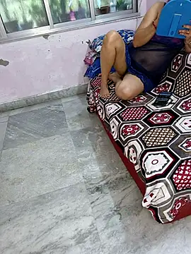 Snapshot of Cute-manisha chatting on 03-08-25, 06:21 Cute-manisha online show from 03-08-25, 06:21