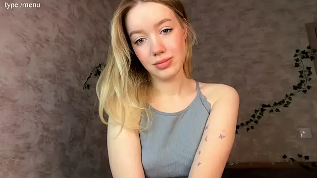 Snapshot of cutiemia0 chatting on 05-28-26, 02:09 cutiemia0 online show from 05-28-26, 02:09