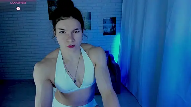 Snapshot of Lisa_Ray chatting on 06-18-26, 09:30 Lisa Ray online show from 06-18-26, 09:30