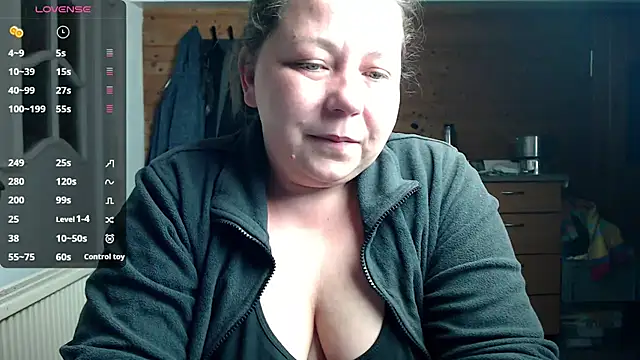 Snapshot of KasiaPrivat chatting on 02-27-25, 05:15 KasiaPrivat online show from 02-27-25, 05:15