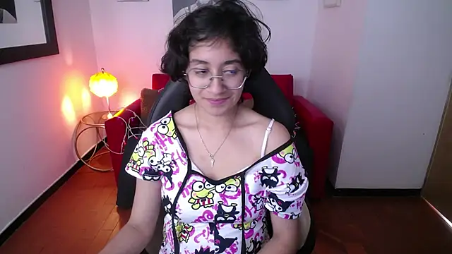 Lili Gomez  online show from 02-15-25, 04:45