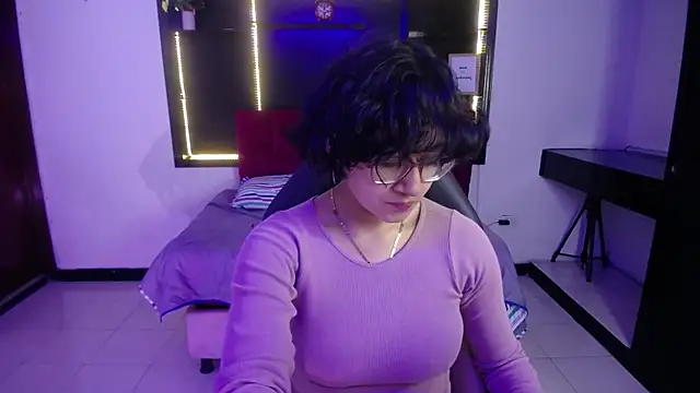 Lili Gomez  online show from 11-08-25, 01:11