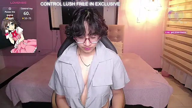 Lili Gomez  online show from 11-24-25, 02:06