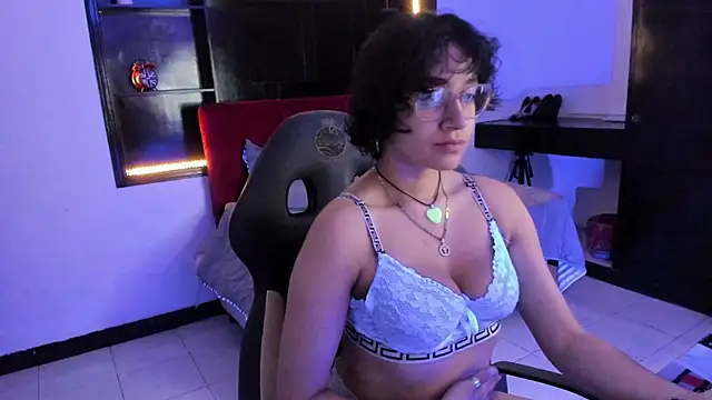 Lili Gomez  online show from 12-05-25, 10:46