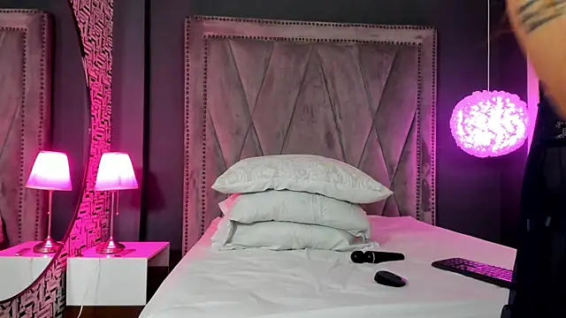 Pamela Johnsonn online show from 01-05-26, 07:39