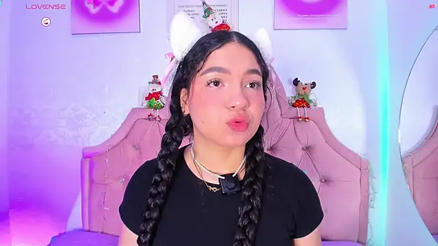 amandalee01 online show from 12-19-25, 02:02