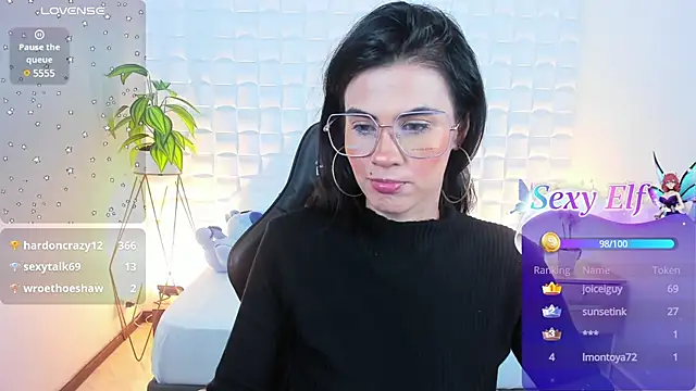 stephanya  online show from 01-28-25, 05:54