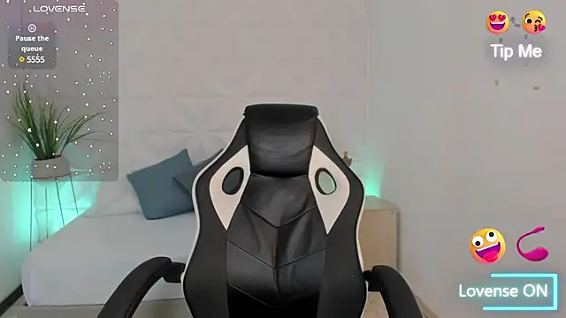 stephanya  online show from 03-11-25, 07:03