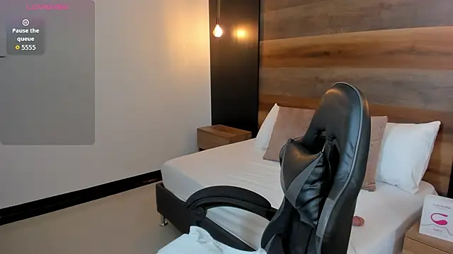 stephanya  online show from 11-10-25, 07:24