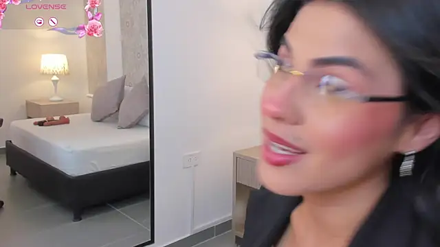 Snapshot of stephanya_ chatting on 05-15-26, 07:32 stephanya online show from 05-15-26, 07:32