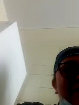 Darly Gomez online show from 12-23-24, 05:22