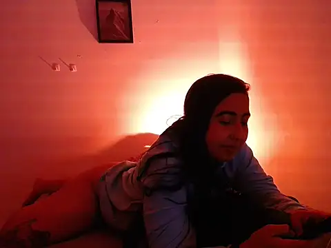 aria jhonsson online show from 12-29-24, 04:27