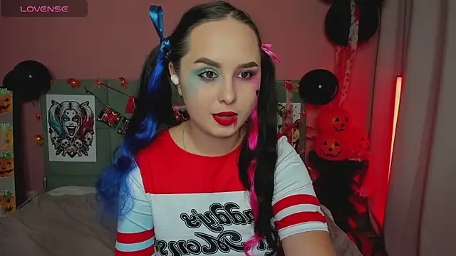 BeatriceReeves online show from 10-24-25, 01:03