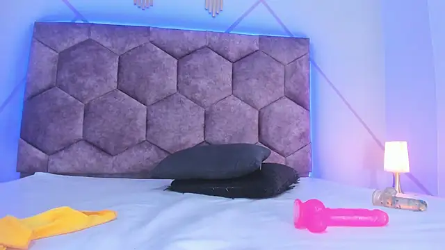 Snapshot of aggy_castel chatting on 01-13-25, 11:06 aggy castel online show from 01-13-25, 11:06