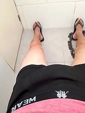 Snapshot of paubabando_ chatting on 03-10-25, 10:37 paubabando  online show from 03-10-25, 10:37