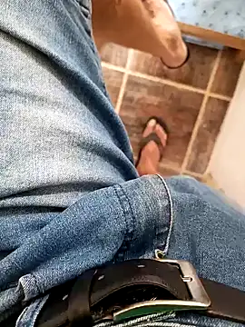 Snapshot of paubabando_ chatting on 03-15-25, 01:29 paubabando  online show from 03-15-25, 01:29